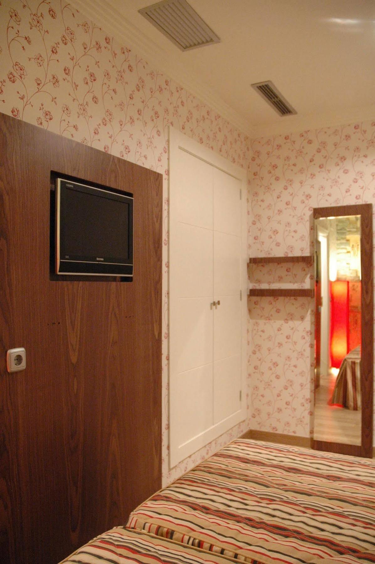 Hotel Ideal Вільярробледо Екстер'єр фото