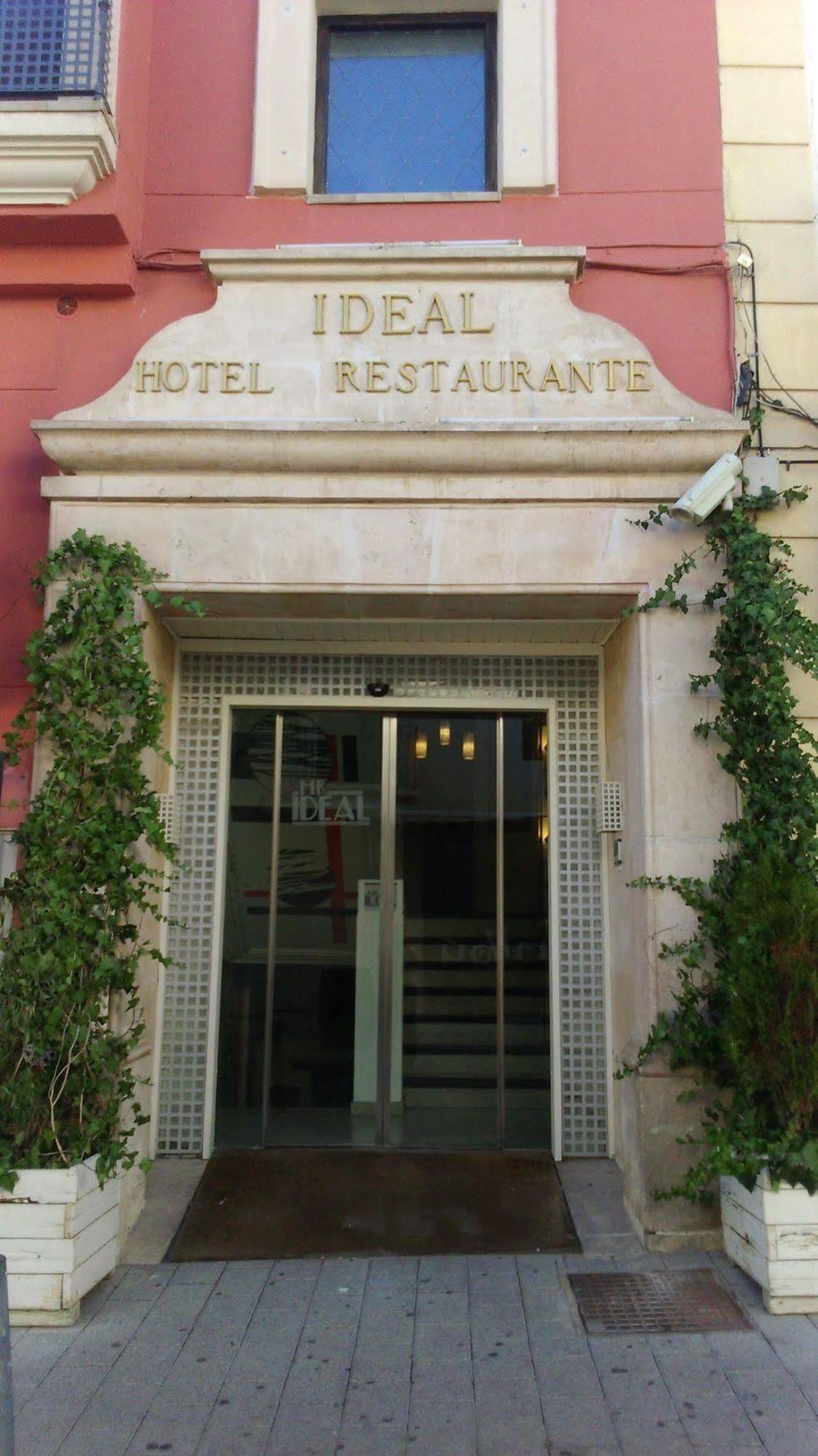 Hotel Ideal Вільярробледо Екстер'єр фото