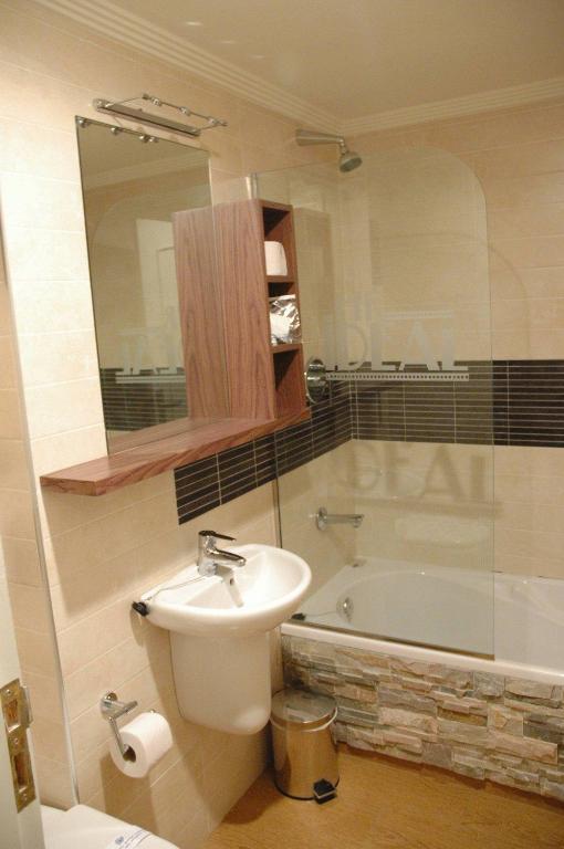 Hotel Ideal Вільярробледо Екстер'єр фото